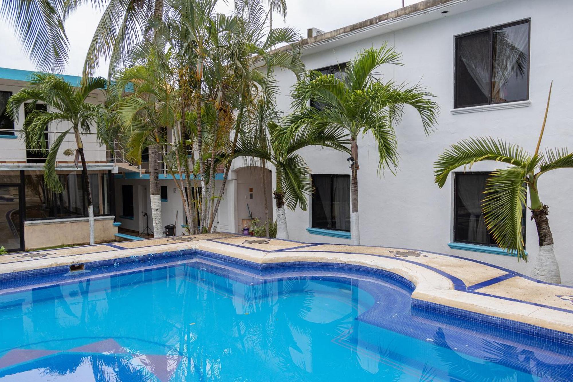 Hotel Oyo Marias,aeropuerto Internacional De 3*