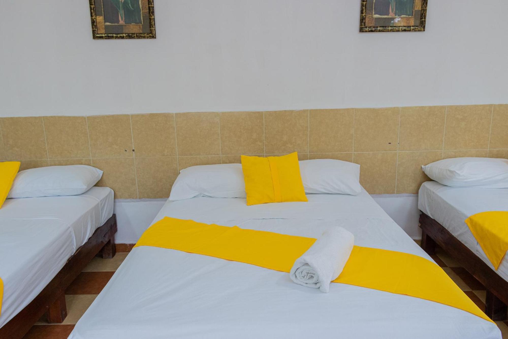 Hotel Oyo Marias,aeropuerto Internacional De