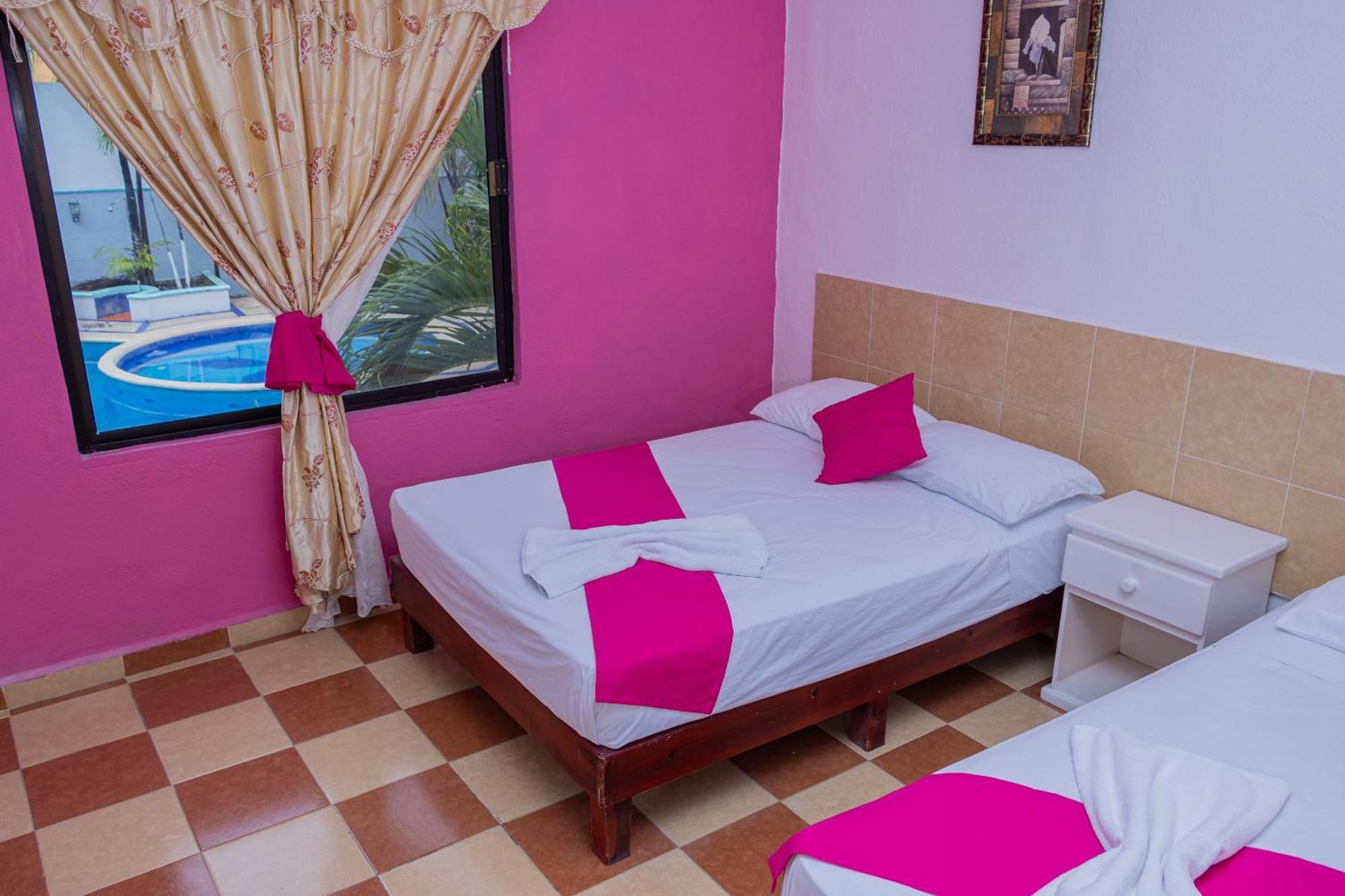 Hotel Oyo Marias,aeropuerto Internacional De 3*