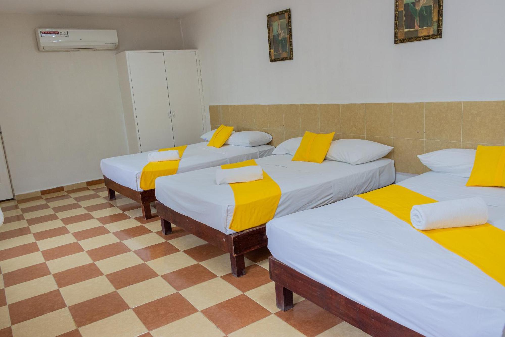 Hotel Oyo Marias,aeropuerto Internacional De Chetumal