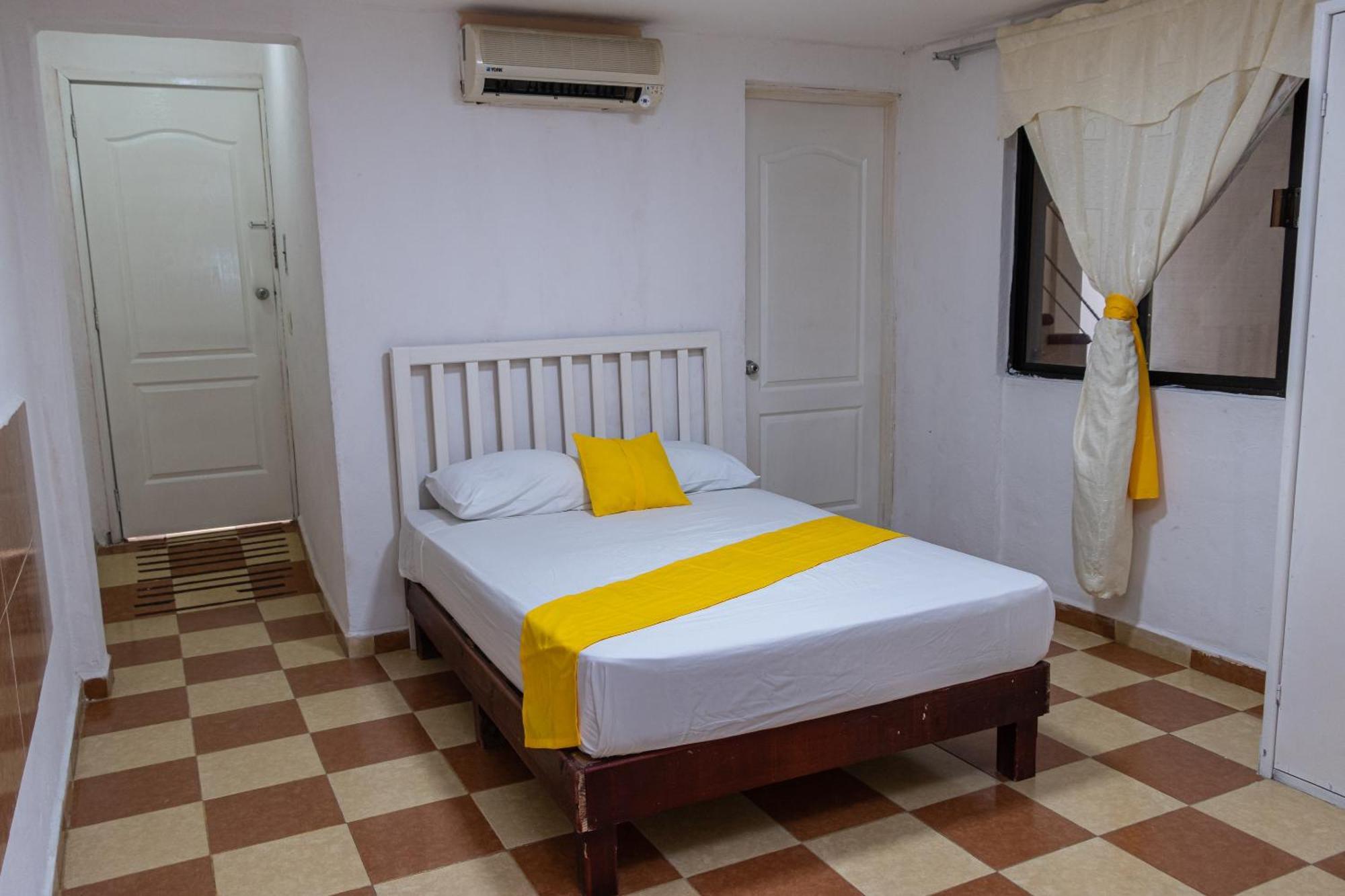 Oyo Marías 3*