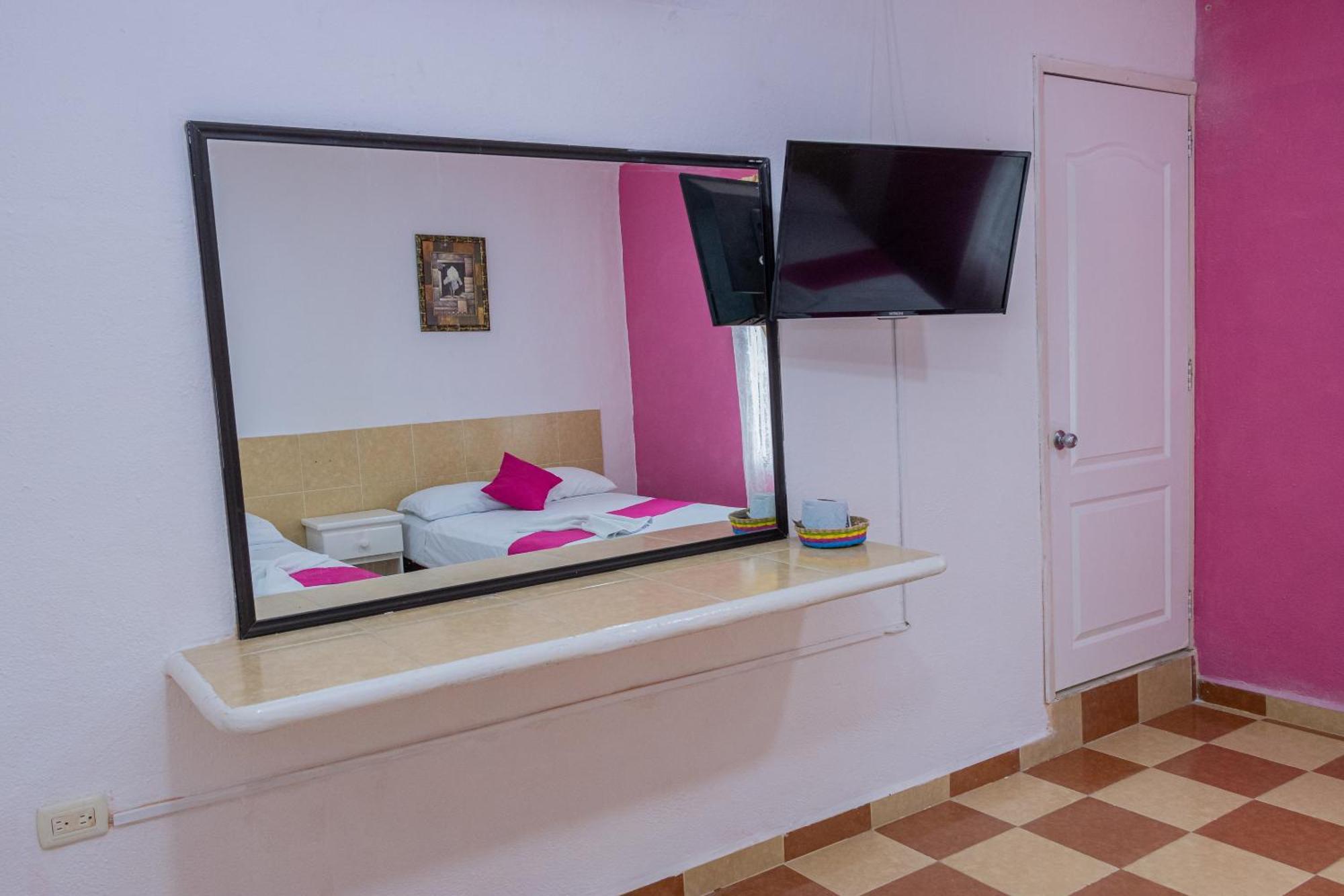 Oyo Marías Hotel 3*