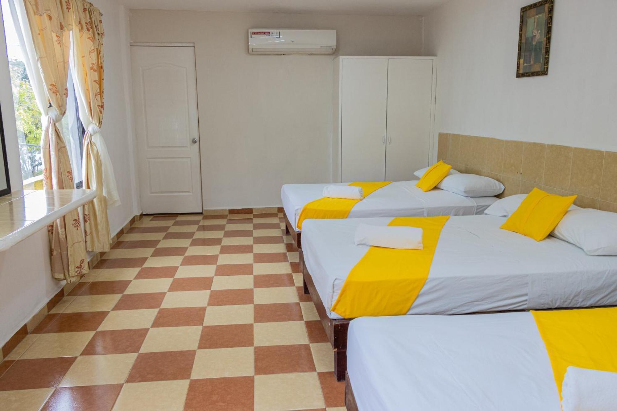 Oyo Marías 3*